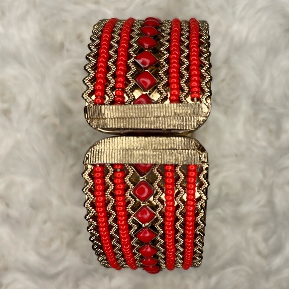 Vintage 1980’s Red Seed Bead, Metal, & Enamel Hinged Back Bangle/Bracelet - Picture 8 of 9